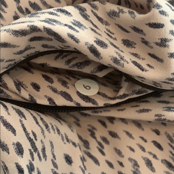 Lululemon shorts - Picture 6 of 6